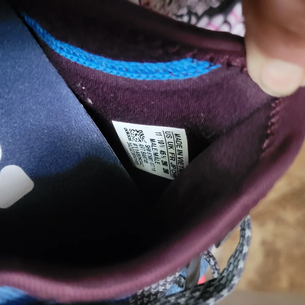 Adidas Men Boost - Picture 2 of 16